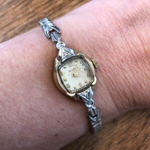 Vintage MID-Century BULOVA Ladies Watch – Silver Tone